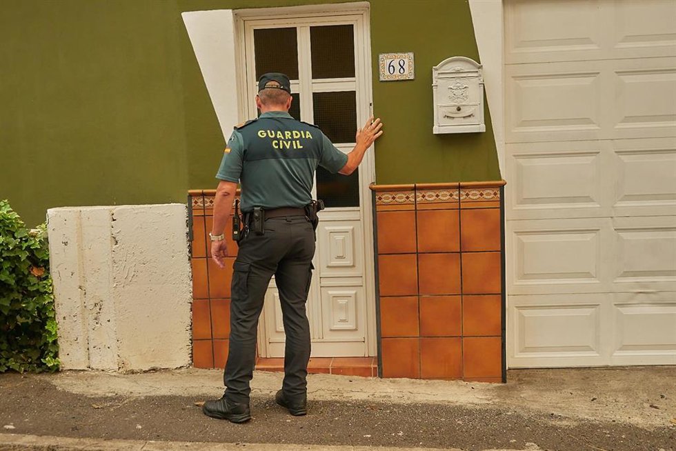 Archivo - Un agente de la Guardia Civil 