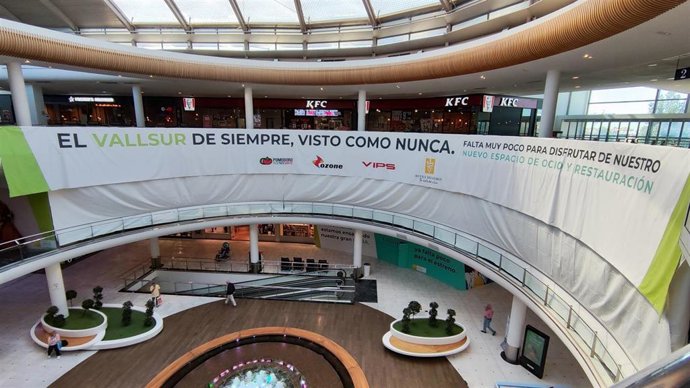 La nueva zona de restauración con la que contará Vallsur (Valladolid).