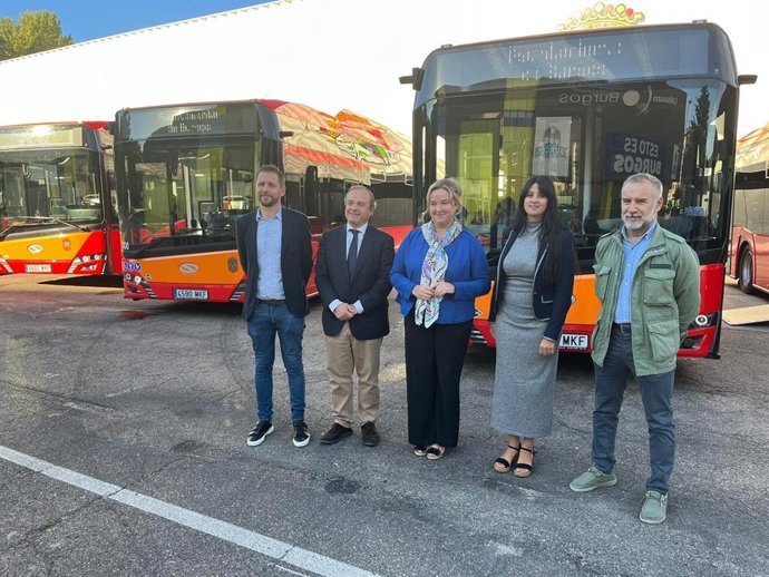Presentación de cinco nuevos autobuses urbanos.