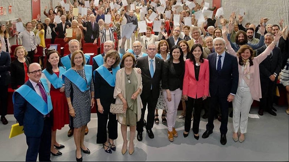 Más de 1.600 mayores empezarán en octubre el nuevo curso en la Universidad CEU