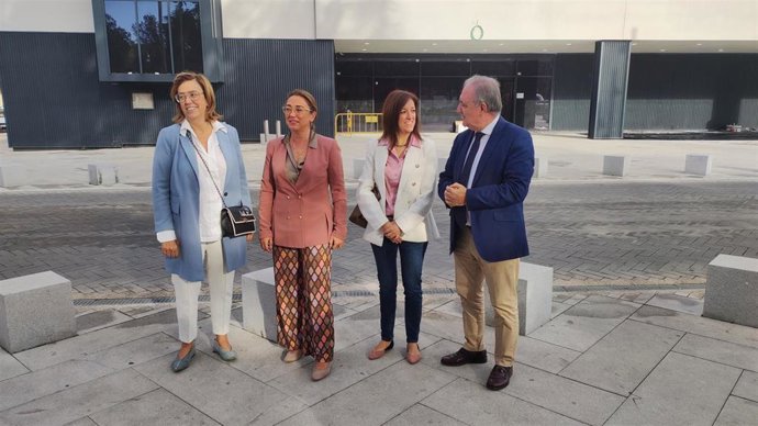 La consejera de Movilidad visita la ultima fase de las obras de la estación de autobuses de Palencia