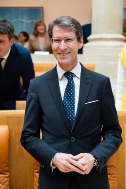 Archivo - El presidente del Gobierno de La Rioja, Gonzalo Capellán, en el Parlamento de La Rioja
