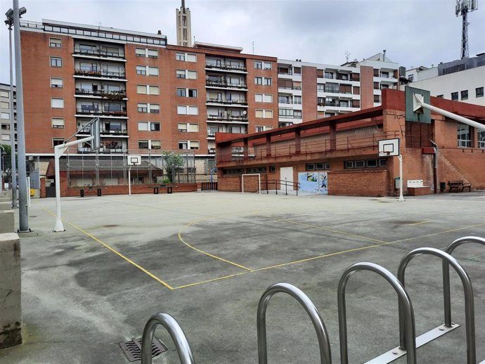 Archivo - Patio de un colegio bilbaíno