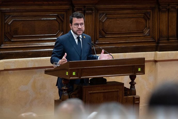 El presidente de la Generalitat de Catalunya, Pere Aragons, interviene durante el debate de Política General de la legislatura, en el Parlament de Catalunya, a 26 de septiembre de 2023, en Barcelona, Catalunya (España)