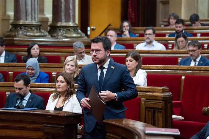 El presidente de la Generalitat, Pere Aragons, antes de intervenir en el Debate de Política General (DPG) en el Parlament de este martes.