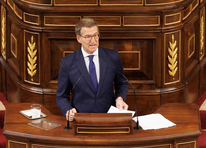 El líder del PP y candidato a la Presidencia del Gobierno, Alberto Núñez Feijóo, interviene durante la primera sesión del debate de investidura del líder del PP, en el Congreso de los Diputados, a 26 de septiembre de 2023, en Madrid (España). El preside