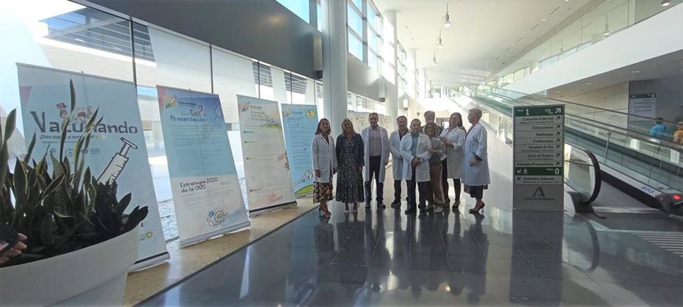 El Hospital de La Línea acoge una exposición sobre la historia y evolución de las vacunas