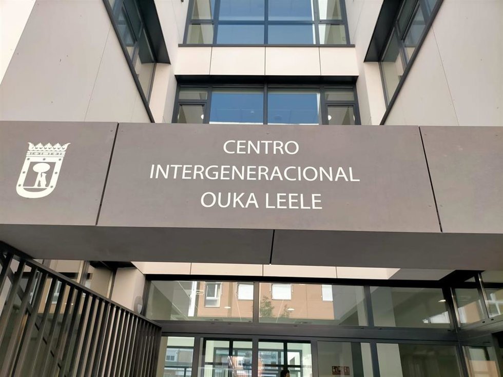 Entrada al Centro Intergeneracional Ouka Leele en Arganzuela