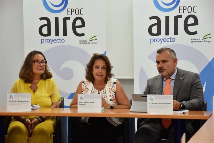 Archivo - La consejera de Salud y Consumo, Catalina García, presenta los resultados del 'Proyecto Aire', una aplicación móvil para el seguimiento de pacientes con EPOC por enfermería de Salud Responde (Foto de archivo).