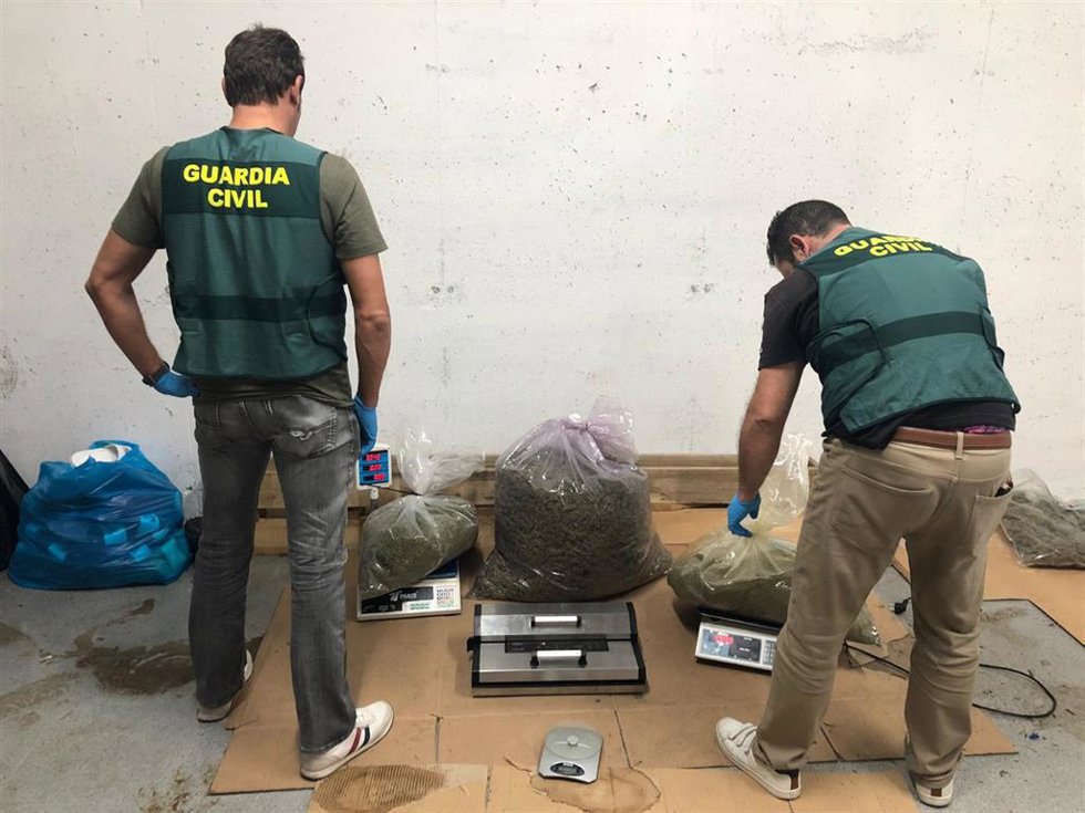 Descubren en Armilla un centro de almacenaje y distribución internacional de marihuana