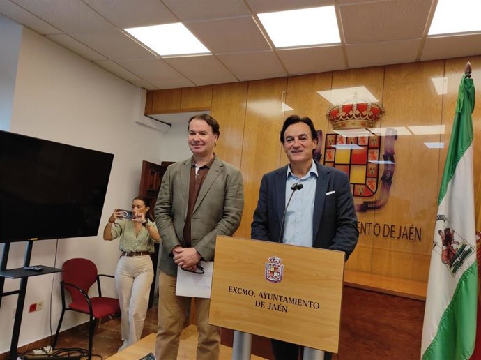 Rueda de prensa de Agustín González y Manuel Carlos Vallejo para hacer balance de los 100 primeros días de mandato