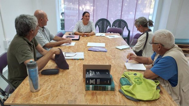 Reunión de colectivos vecinales y ecologistas con Alejandra Durán, de Por Andalucía.