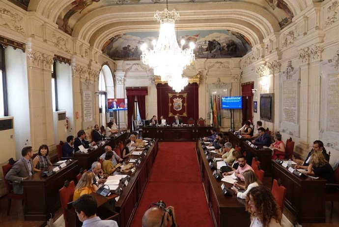 Archivo - Imagen de archivo de un pleno del Ayuntamiento de Málaga