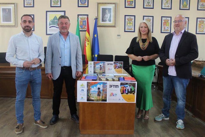 Presentción de la actividad promocional turística de la Axarquía en ferias del sector.