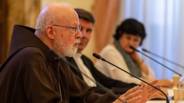 El cardenal O'Malley en la presentación del libro 'Transparencia y Secreto en la Iglesia Católica'.