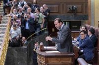 Puente espeta a Feijóo que pertenece al PP retratado en 'Fariña' y que es amigo de un narcotraficante