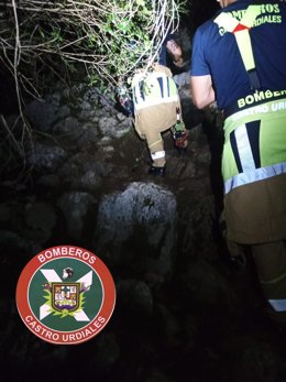 Rescate de dos personas desorientadas en la ruta de Los Ojos del Diablo