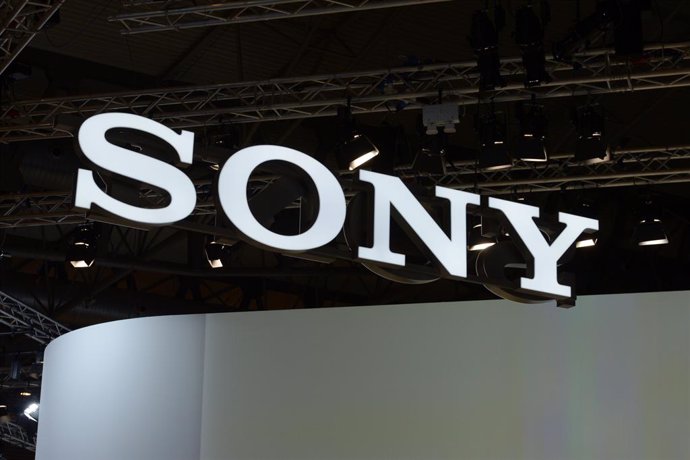 Archivo - FILED - 27 February 2017, Spain, Barcelona: A general view of the logo of Japanese elctronics company Sony at the Mobile World Congress in Barcelona. Sony said Wednesday its net profit for the January-to-March period plummeted 85.6 per cent fr