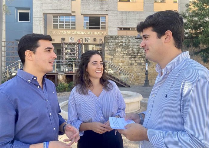 María José Carmona, Ángel López Vílchez y José Carlos García.