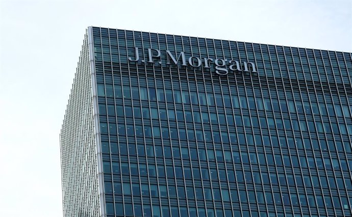 Archivo - Torre de J.P. Morgan en el Canary Wharf londinense.