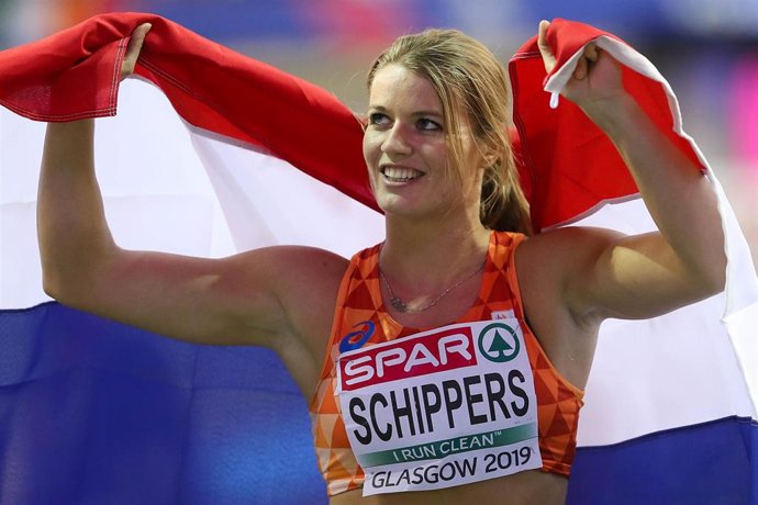 Archivo - La atleta neerlandesa Dafne Schippers celebra una de sus medallas