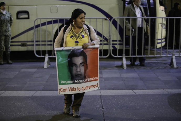 Madre de uno de los 43 estudiantes desaparecidos. 