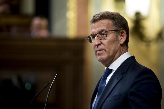 El líder del PP y candidato a la Presidencia del Gobierno, Alberto Núñez Feijóo, interviene durante la primera sesión del debate de investidura del líder del PP, en el Congreso de los Diputados, a 26 de septiembre de 2023, en Madrid (España).