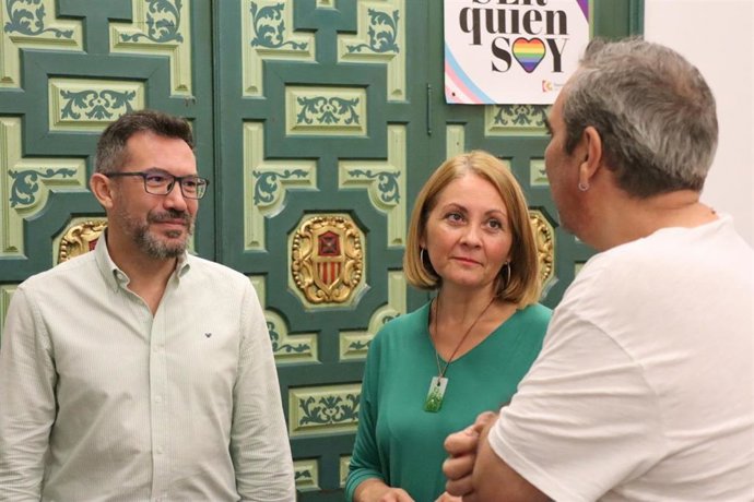 El portavoz del PSOE en la Diputación, José Antonio Romero (izda.), en el encuentro con CCOO.