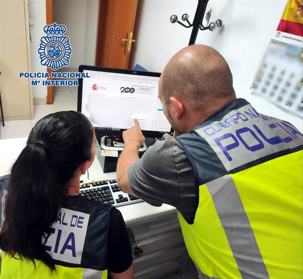 Rdo: "La Policía Nacional Ha Detenido A Un Varón Por Estafar Más De 4.500 Euros Mediante La Obtención Fraudulenta De Bonos Comercio Ofertados Por El Ayuntamiento"