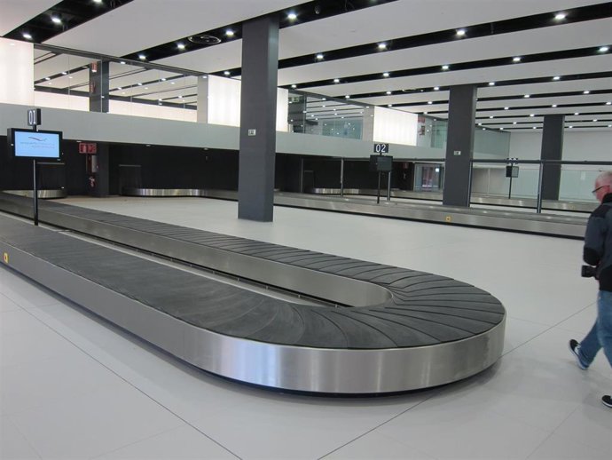 Archivo - Aeropuerto de Corvera. Terminal de pasajeros. Aeropuerto Internacional de la Región de Murcia. Avión. Turismo