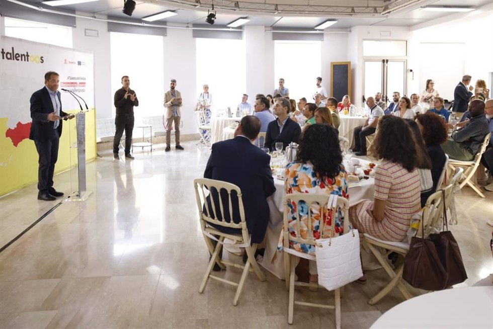 Encuentro empresarial para impulsar el empleo de personas con discapacidad celebrado en Mairena.