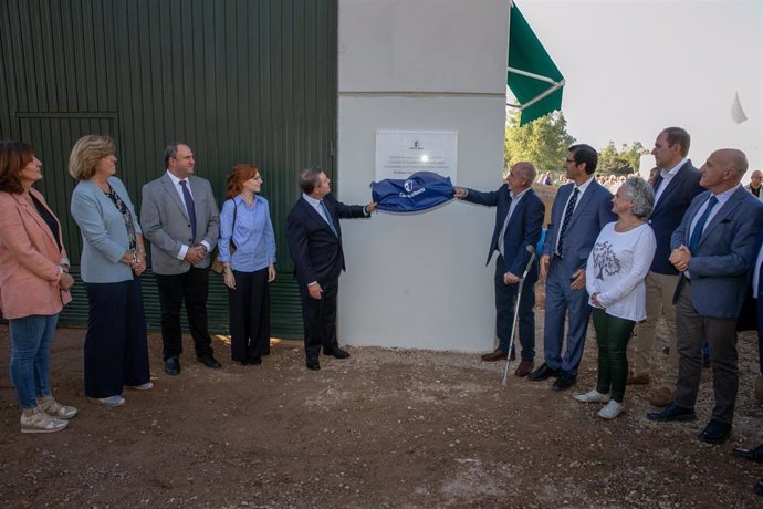 El presidente de Castilla-La Mancha, Emiliano García-Page, ha inaugurado la modernización de los regadíos de la Comunidad de Regantes del Embalse del Gasset en Fernán Caballero (Ciudad Real).
