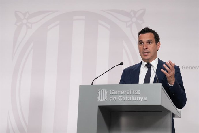 Archivo - El director de la Agncia Catalana de l'Aigua (ACA), Samuel Reyes, interviene durante una rueda de prensa tras el Consell Executiu, en el Palau de la Generalitat, a 18 de abril de 2023, en Barcelona, Catalunya (España). La portavoz del Govern 