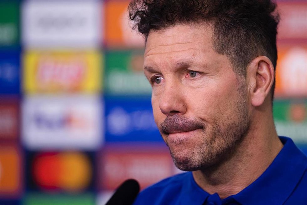 Archivo - El técnico del Atlético de Madrid, Diego Pablo Simeone, en rueda de prensa. 