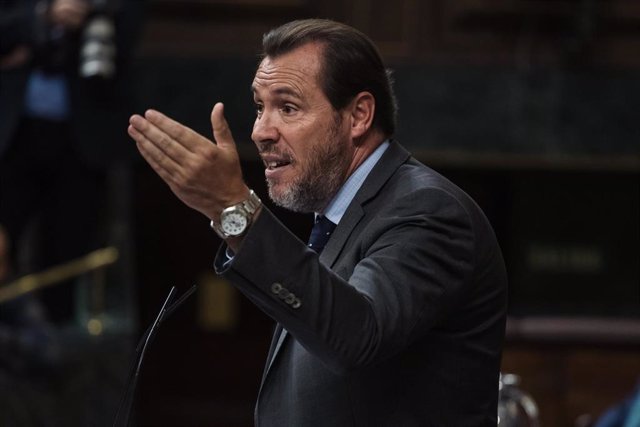 El diputado electo y secretario general del PSOE de Valladolid, Óscar Puente, interviene durante la primera sesión del debate de investidura del líder del PP, en el Congreso de los Diputados, a 26 de septiembre de 2023, en Madrid (España)