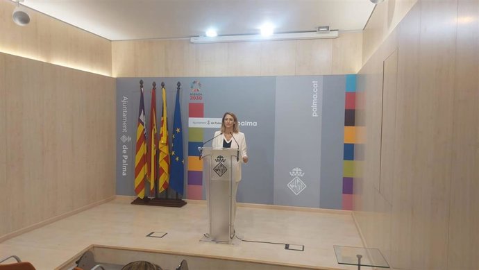 La portavoz municipal y regidora de Infraestructuras y Accesibilidad, Belén Soto, en rueda de prensa.