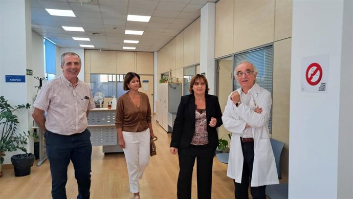 La consellera de Presidencia y Administraciones Públicas, Antnia Estarellas, visita el Servicio de Prevención de Riesgos Laborales