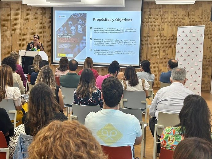 Presentación en Málaga de un estudio de Cruz Roja sobre salud mental de migrantes.