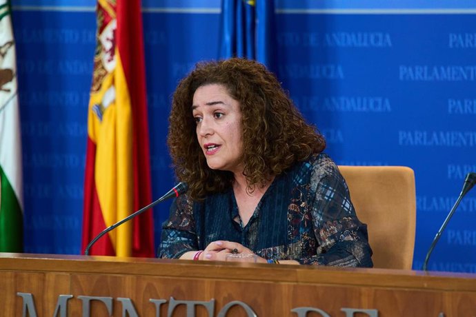 La portavoz del Grupo Por Andalucía, Inmaculada Nieto, este miércoles en rueda de prensa. 