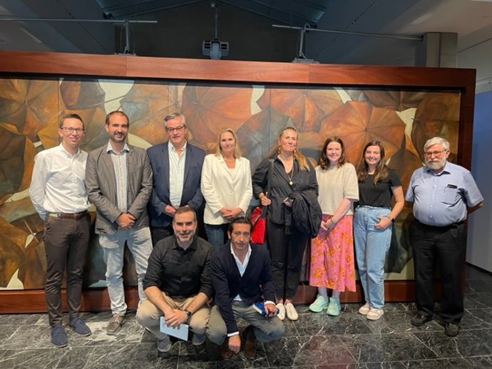 Visita de la delegación del centro noruego al Memorial