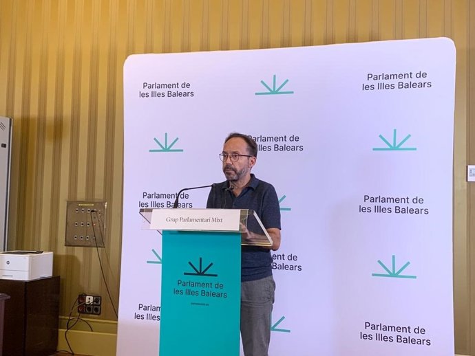 El portavoz parlamentario de Més per Menorca, Josep Castells