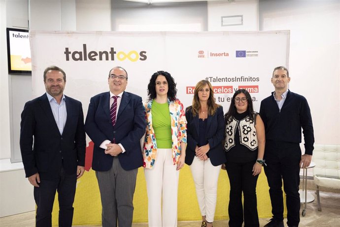 Presentación del programa 'Talento' en el Parque Industrial y de Servicios del Aljarafe (PISA) de Mairena del Aljarafe (Sevilla).