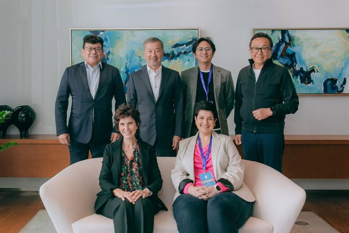 Marat Aitmagambetov, Bulat Utemuratov, Dr. Jonathan Panganiban, Dr. Almaz Sharman, Dr. Connie Kasari, Assoc. Prof. Josephine Barbaro - Photo Credit: Bulat Utemuratov Foundation