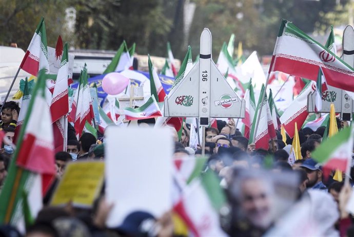 Archivo - Manifestación en Teherán en apoyo del Gobierno iraní.