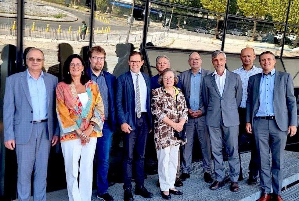 La rectora de la Universidad de Huelva, María Antonia Peña, ha asistido en París a la primera reunión presencial de rectoras y rectores de la Alianza de Universidades Pioneer.