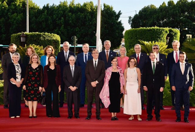 El alcalde de Murcia, José Ballesta, y los ministros y delegados de la Unión Europea
