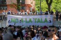 Vecinos contra la tala en Madrid Río agradecen "el apoyo" de eurodiputados franceses: "Es una lucha importante"