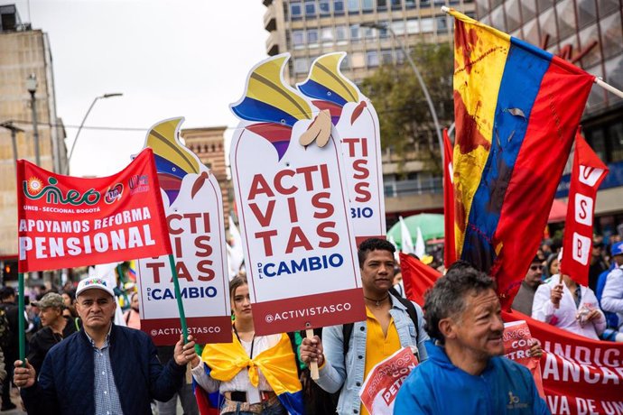 Archivo - Manifestantes a favor del presidente colombiano, Gustavo Petro