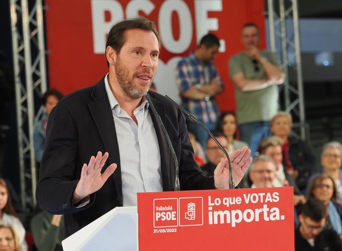 Archivo - Óscar Puente interviene durante un acto de campaña del PSOE, en la Feria de Muestras, a 21 de mayo de 2023, en Valladolid, Castilla y León (España).