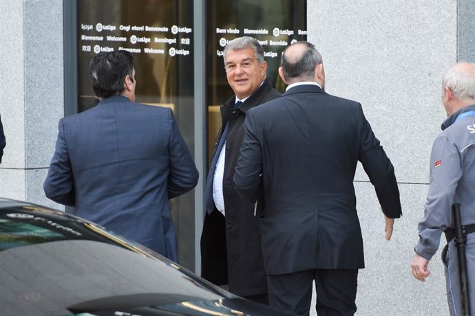 Archivo - El president del FC Barcelona, Joan Laporta, a la seua arribada a una Assemblea Extraordinria de LaLiga per a analitzar el 'cas Negreira, a 19 d'abril de 2023, a Madrid (Espanya). 